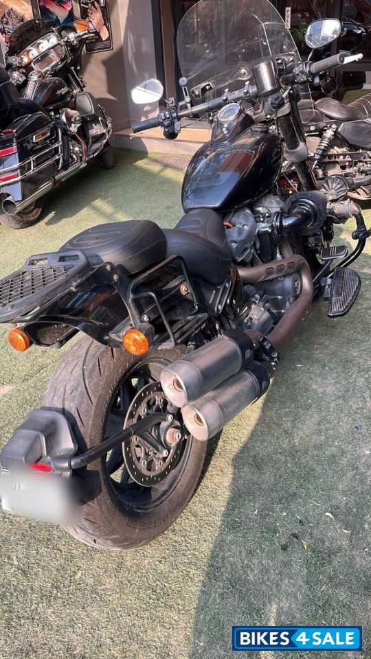 Vivid Black Harley Davidson Fat Bob