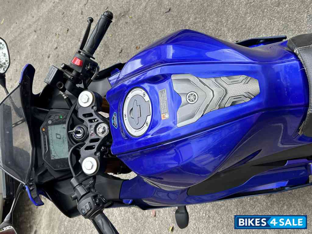 Yamaha R15 V4