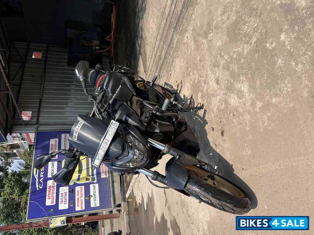 Matt Black Bajaj Dominar 400