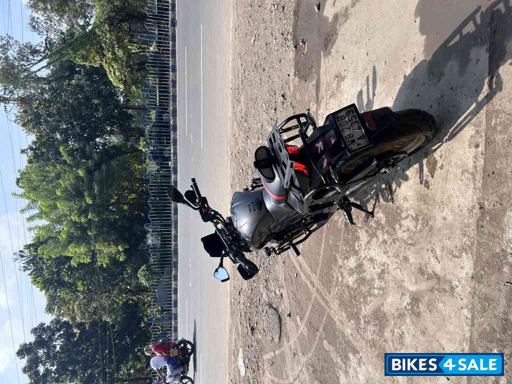 Matt Black Bajaj Dominar 400
