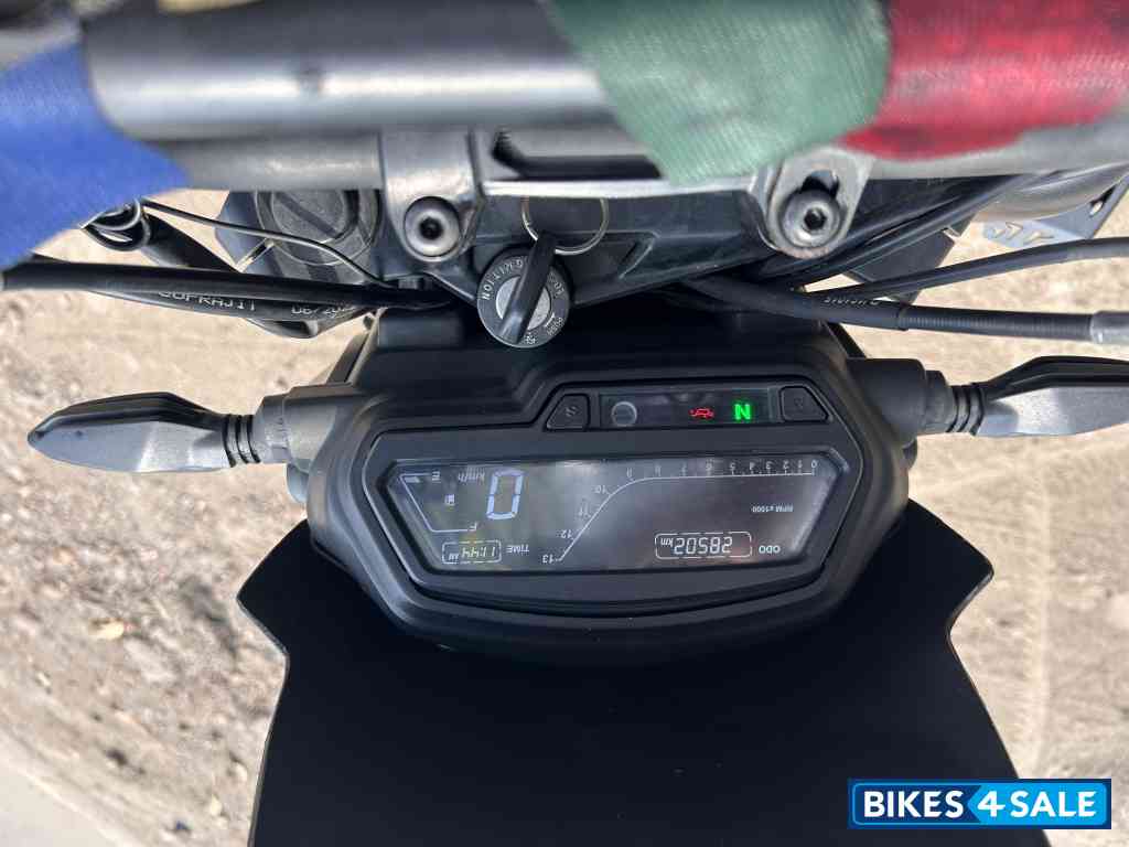 Matt Black Bajaj Dominar 400