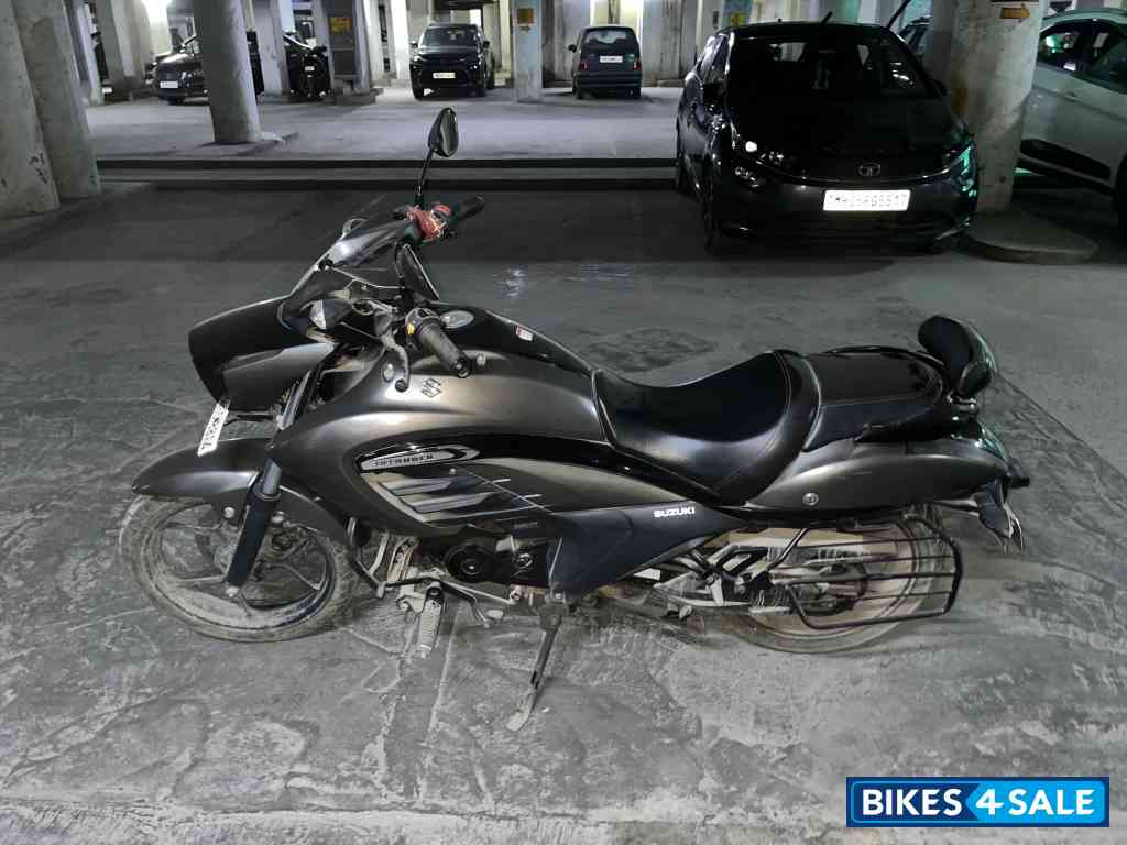 Suzuki Intruder 150