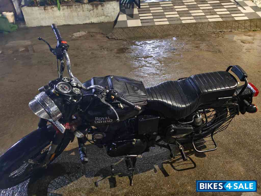 Black Royal Enfield Bullet 350 ES