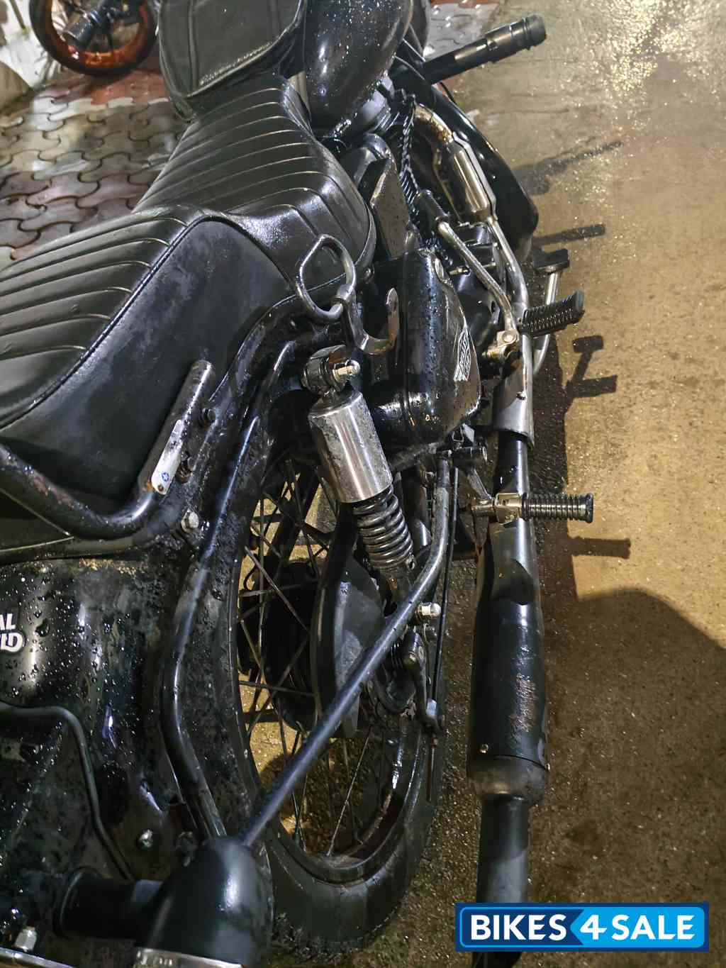 Black Royal Enfield Bullet 350 ES