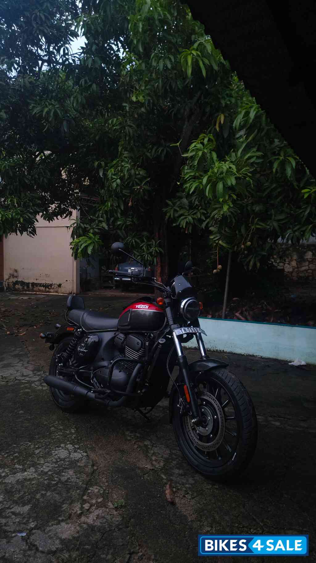 Black With Red Yezdi Roadster Dual Tone