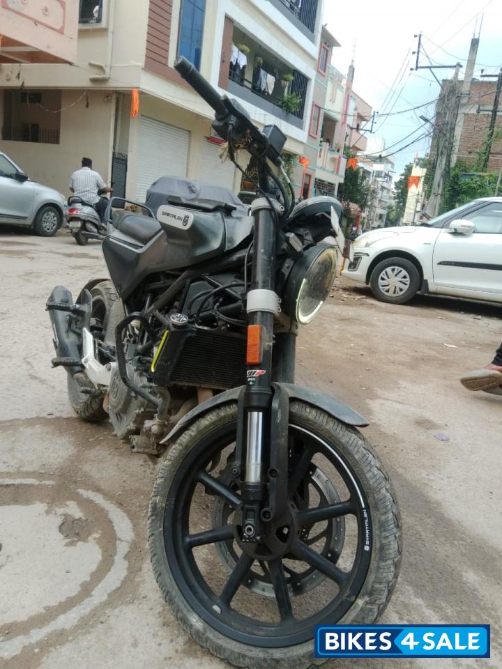 Husqvarna Svartpilen 250