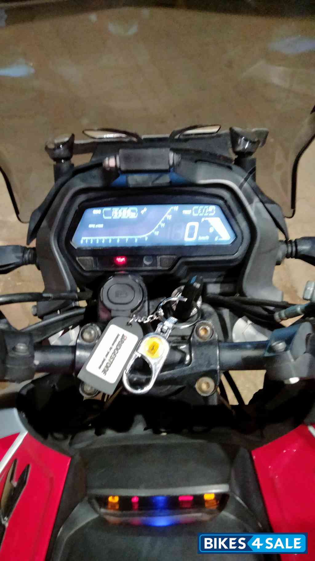 Red Bajaj Dominar 250 2022