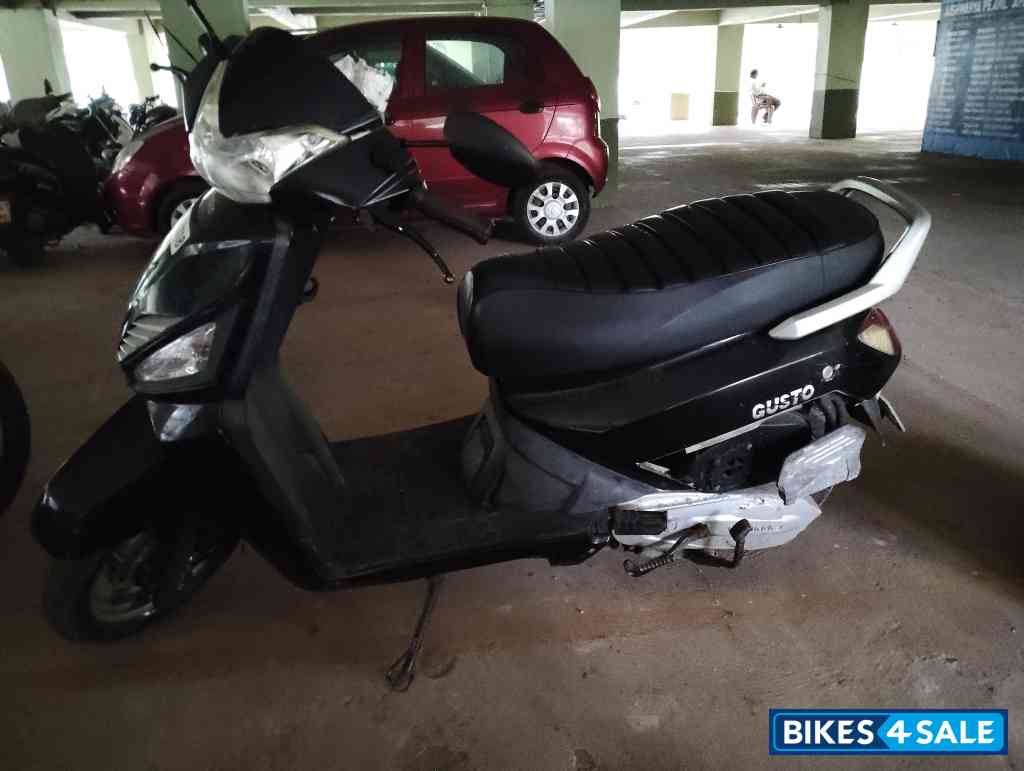 Mahindra Gusto
