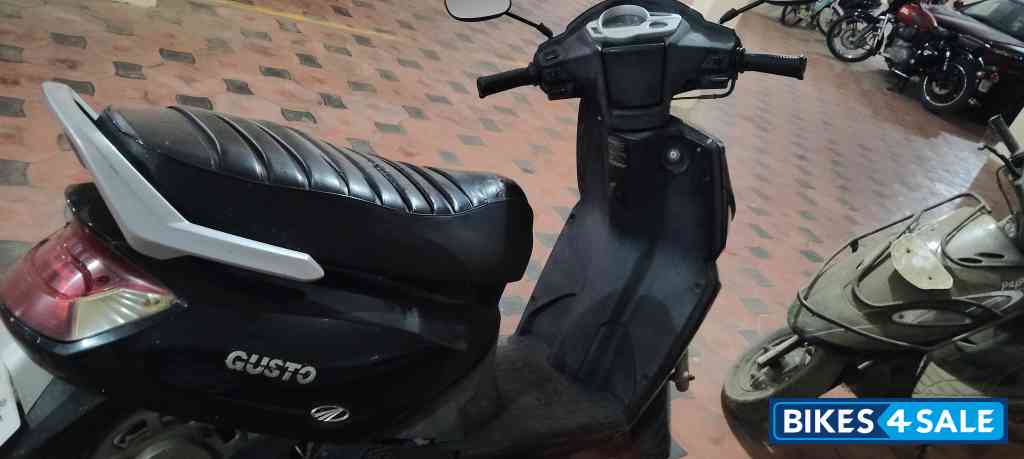 Mahindra Gusto
