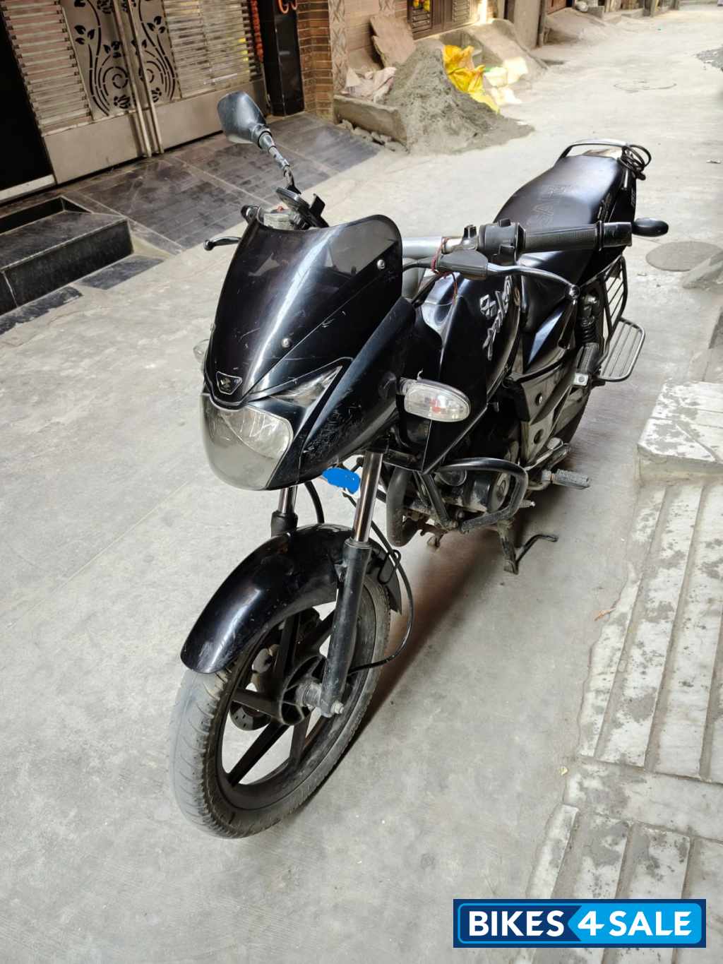 Black Bajaj Pulsar 150 DTSi