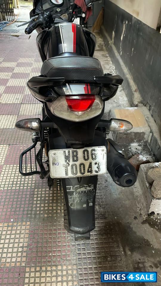 Black TVS Apache RTR 160 BS VI