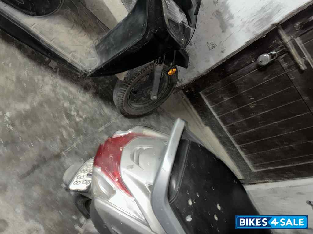 Grey Honda Activa 5G