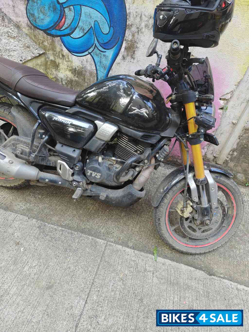 Lightning Black TVS Ronin SS