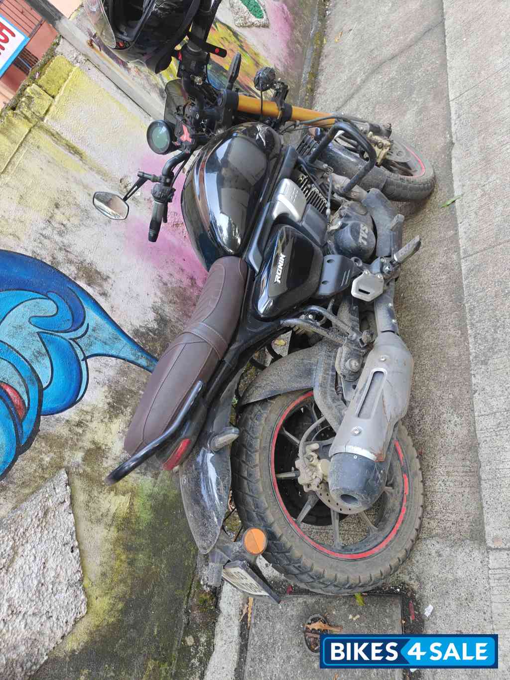 Lightning Black TVS Ronin SS