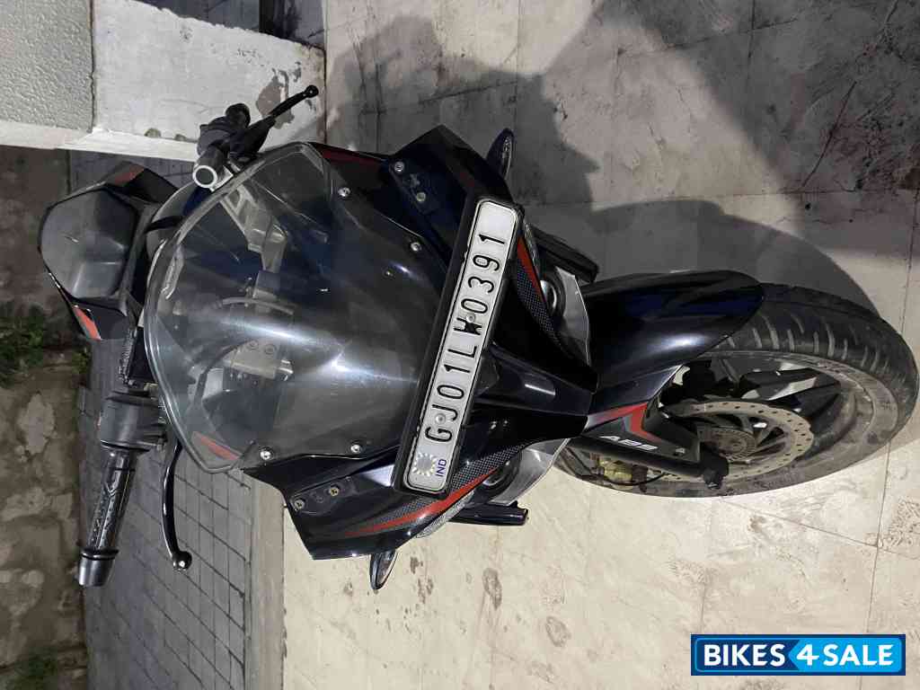 Black Bajaj Pulsar RS 200 ABS Black Bajaj Pulsar RS 200 ABS