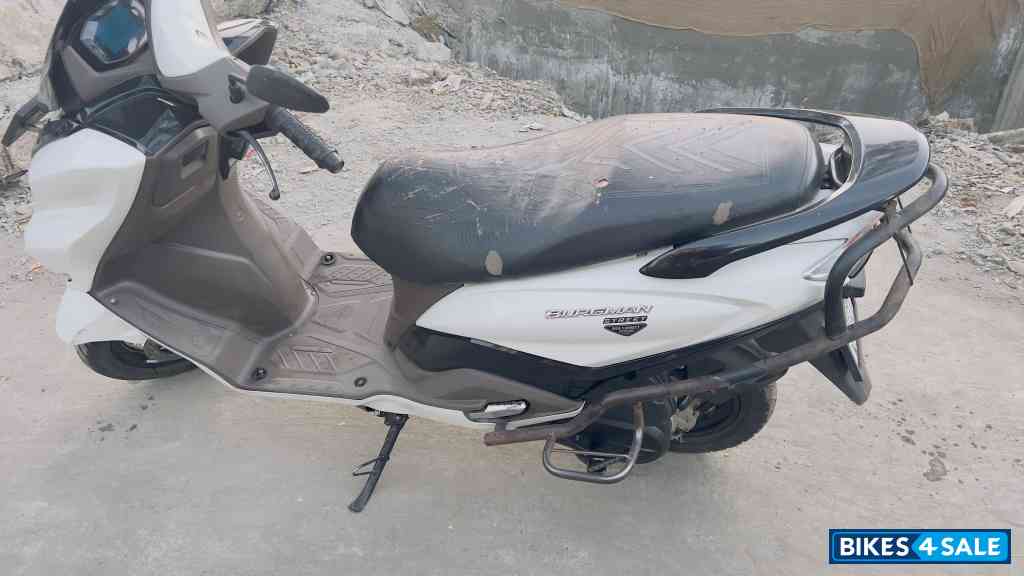 Suzuki Burgman Street Ride Connect Edition Suzuki Burgman Street Ride Connect Edition