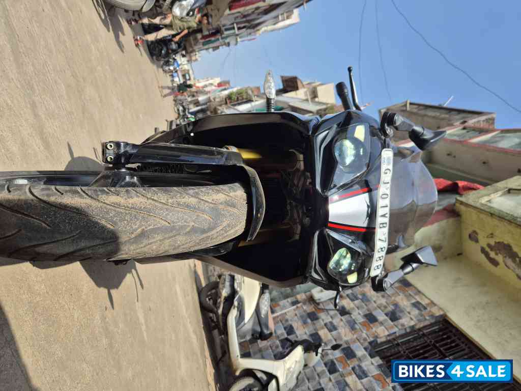 Black TVS Apache RR 310 2020