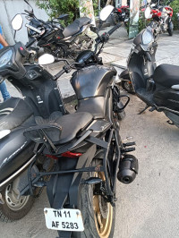 Black Bajaj Dominar 400