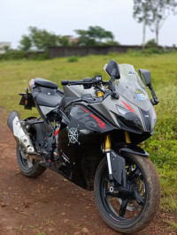 Black TVS Apache RR 310 BTO