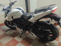 White TVS Apache RTR 200 4V