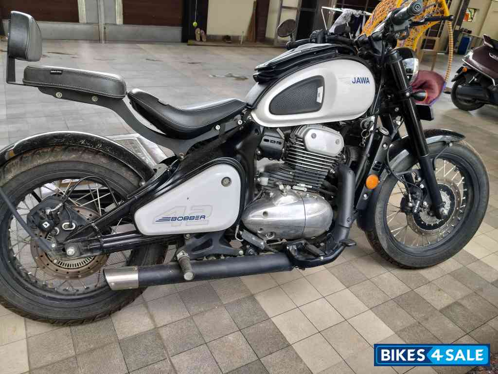 Jawa 42 Bobber Dual Channel ABS