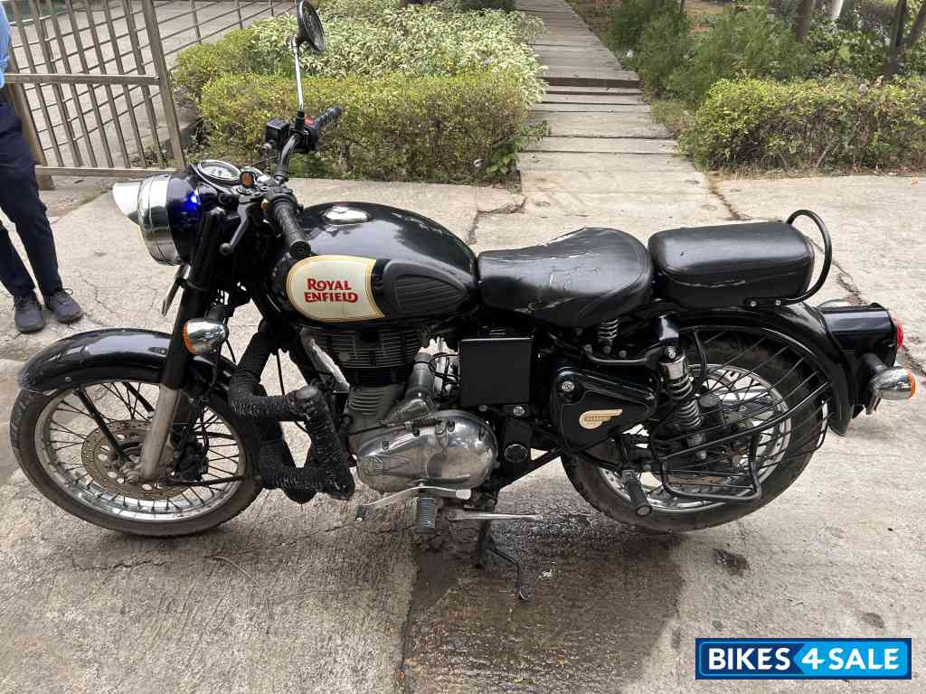 Black Royal Enfield Classic 350 Dual Channel ABS BS IV
