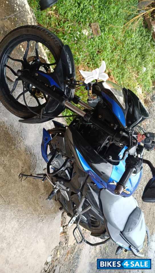 Blue Bajaj Pulsar NS 160