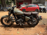 Gray Royal Enfield Classic Battle Green