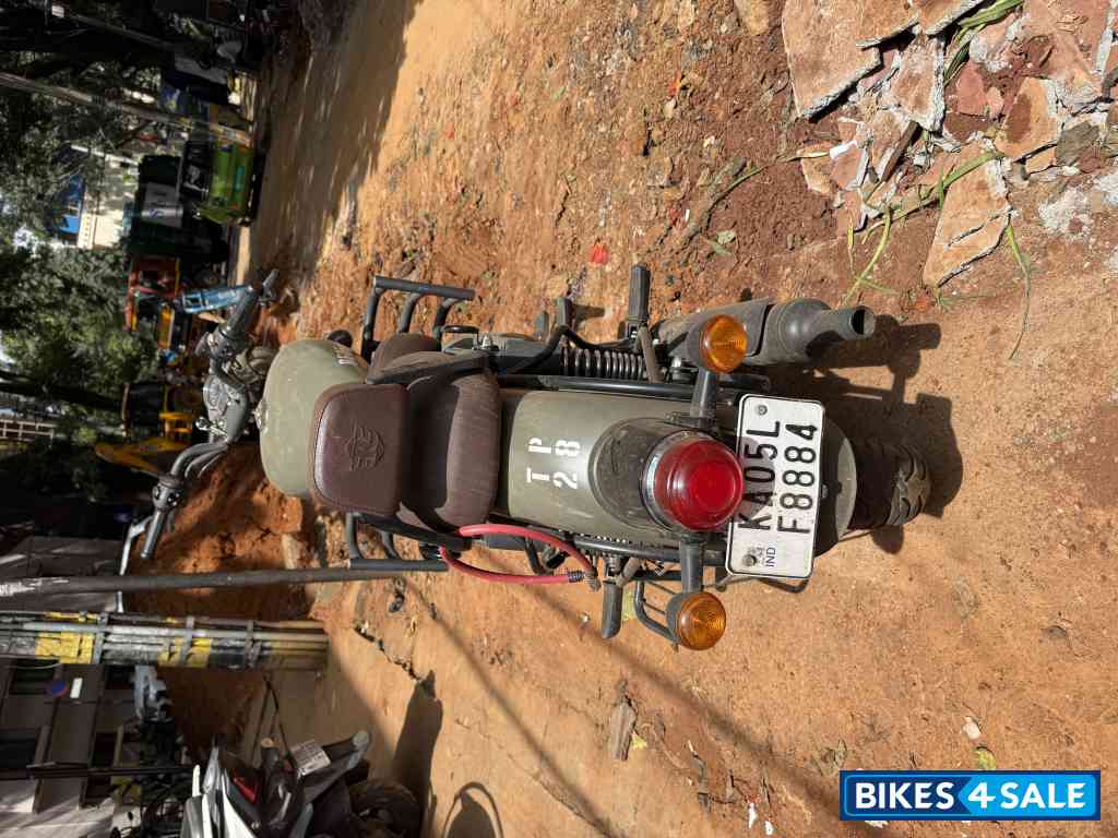 Gray Royal Enfield Classic Battle Green