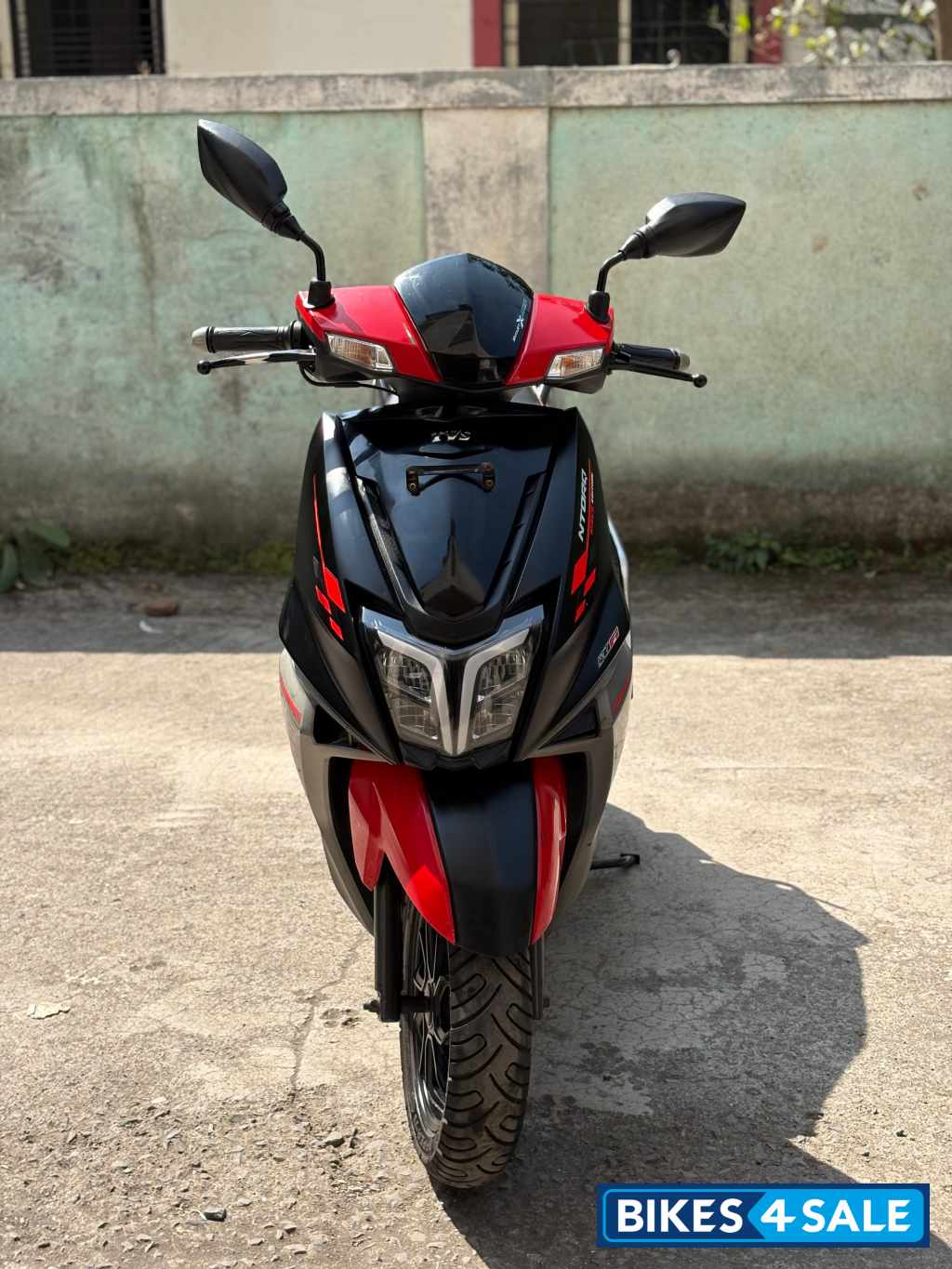 Red-black TVS NTORQ 125 Race Edition BS6