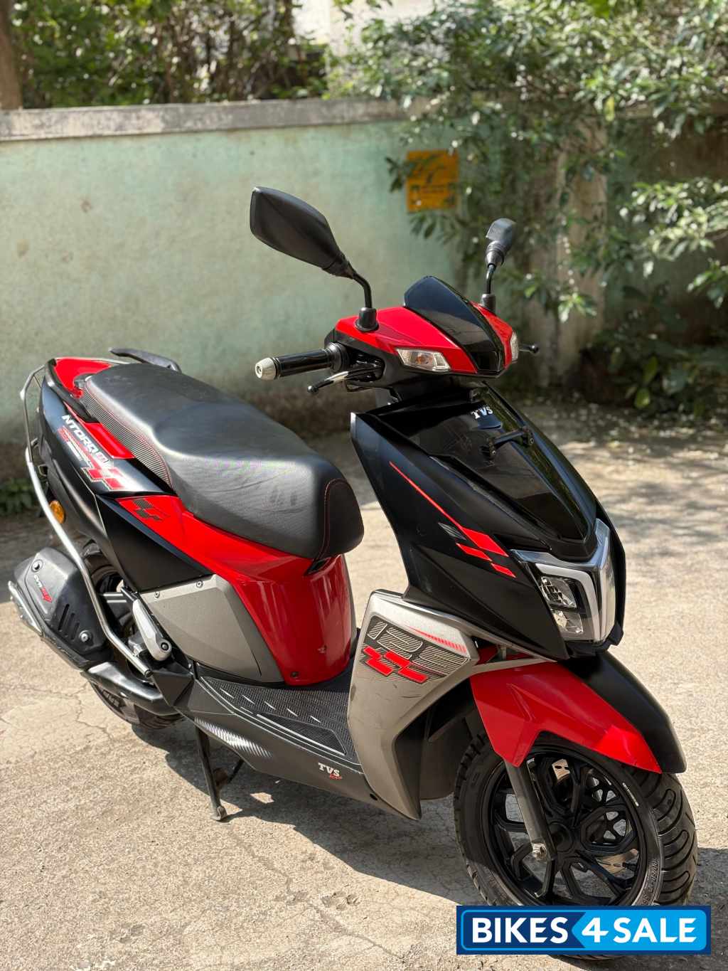 Red-black TVS NTORQ 125 Race Edition BS6