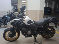 White Suzuki V-Strom 650XT ABS BS6