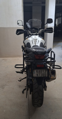 White Suzuki V-Strom 650XT ABS BS6