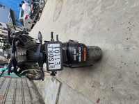 Orange KTM Duke 200 2022