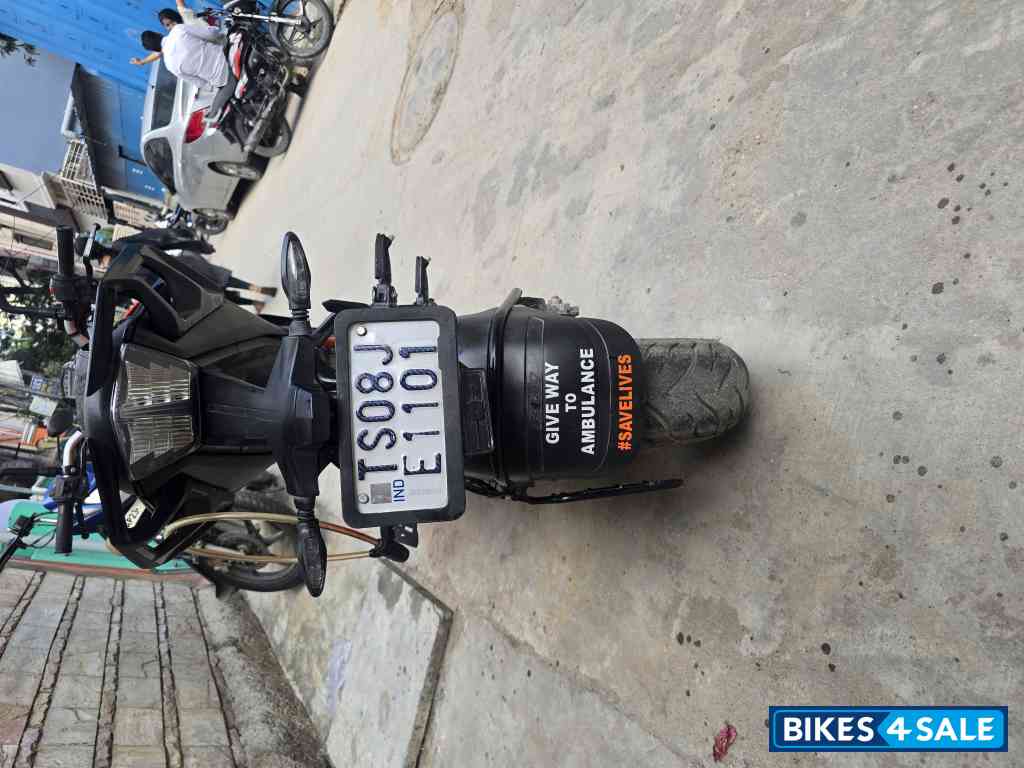 Orange KTM Duke 200 2022