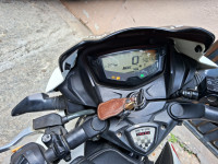 White TVS Apache RTR 160