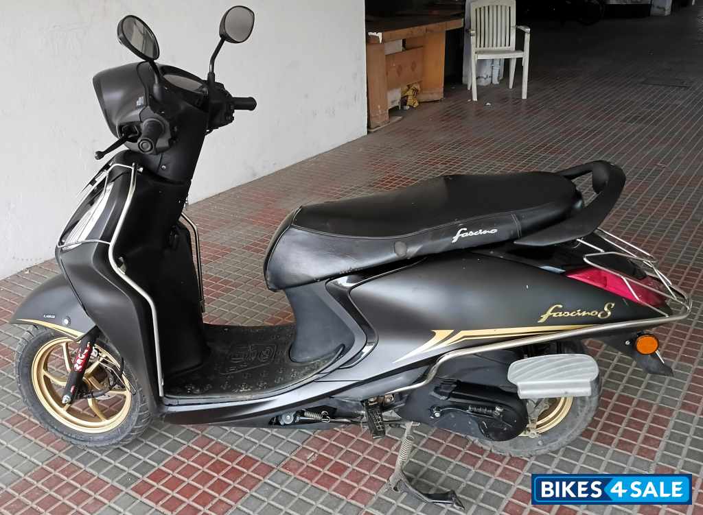 Matt Black Yamaha Fascino S
