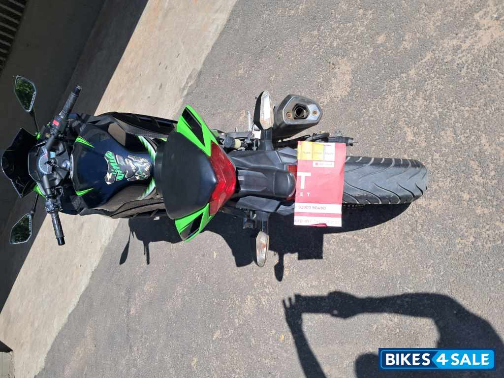 Lime Green Kawasaki Ninja 300R Lime Green Kawasaki Ninja 300R