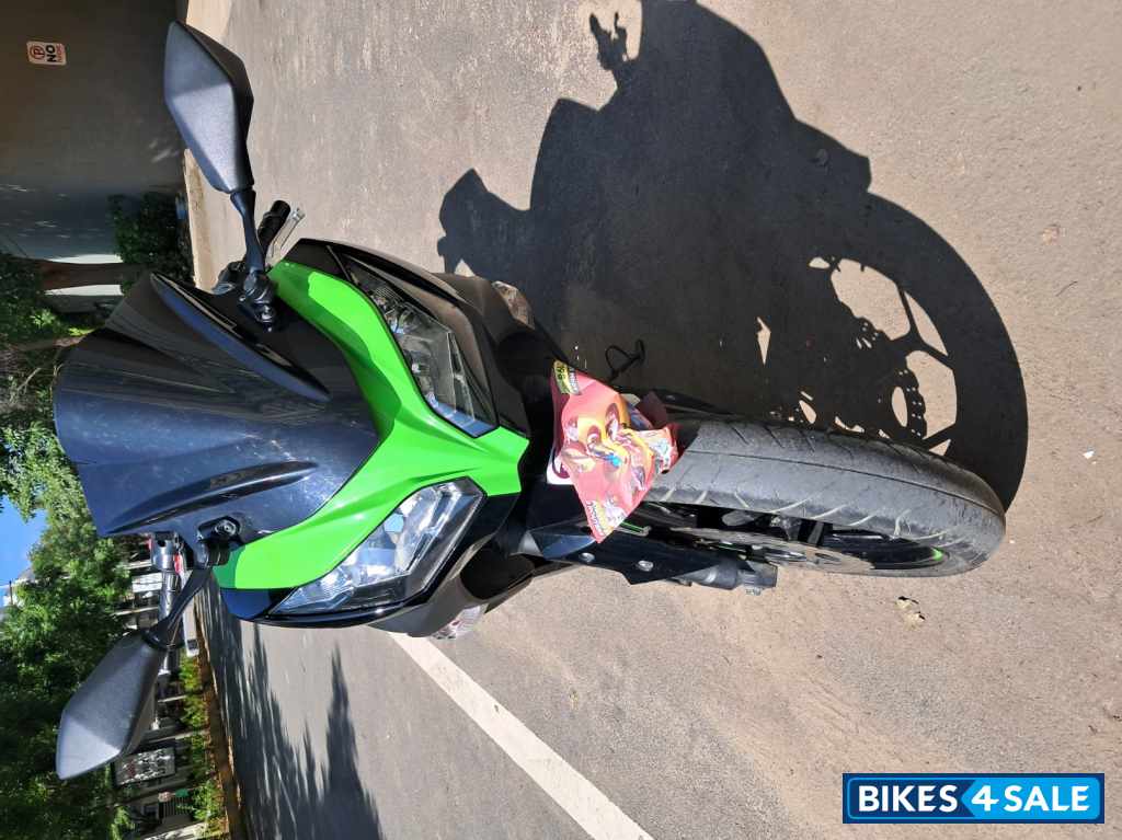 Lime Green Kawasaki Ninja 300R Lime Green Kawasaki Ninja 300R
