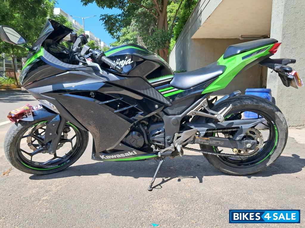 Lime Green Kawasaki Ninja 300R Lime Green Kawasaki Ninja 300R