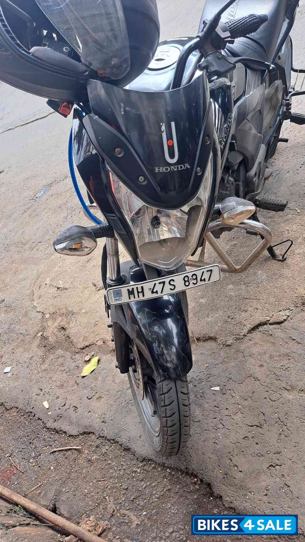 Black Honda CB Unicorn 160