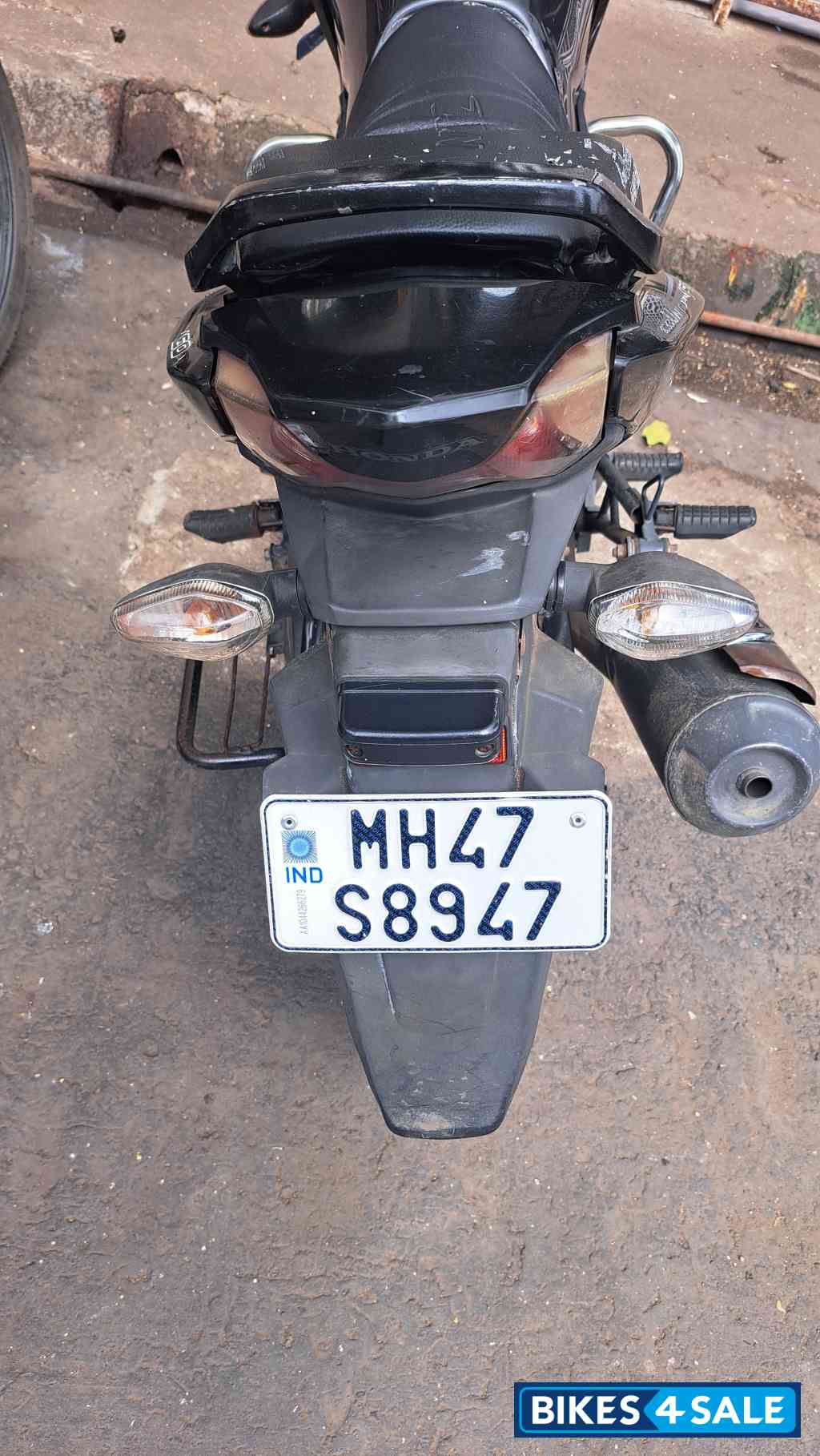 Black Honda CB Unicorn 160