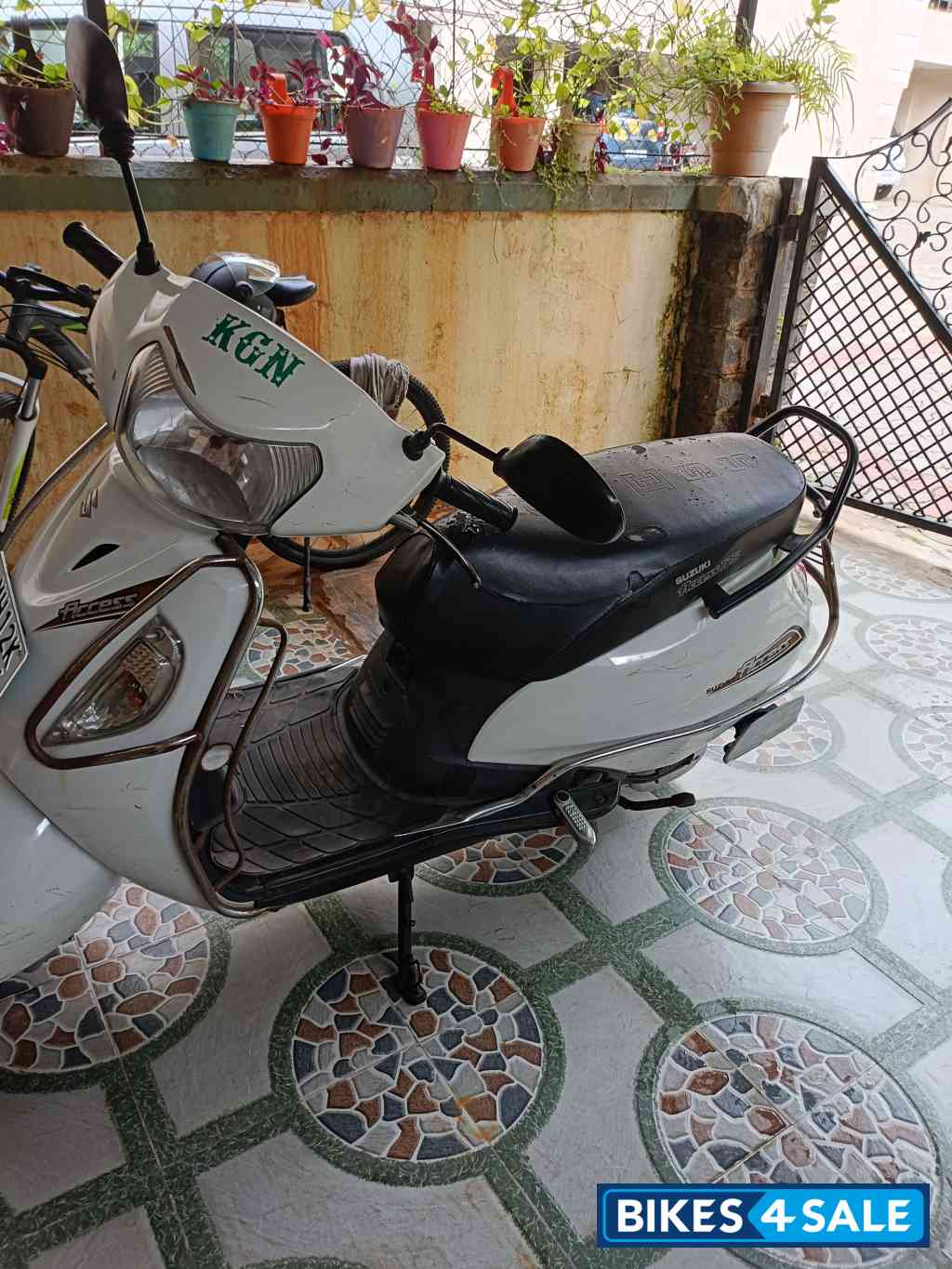 White Suzuki Access 125