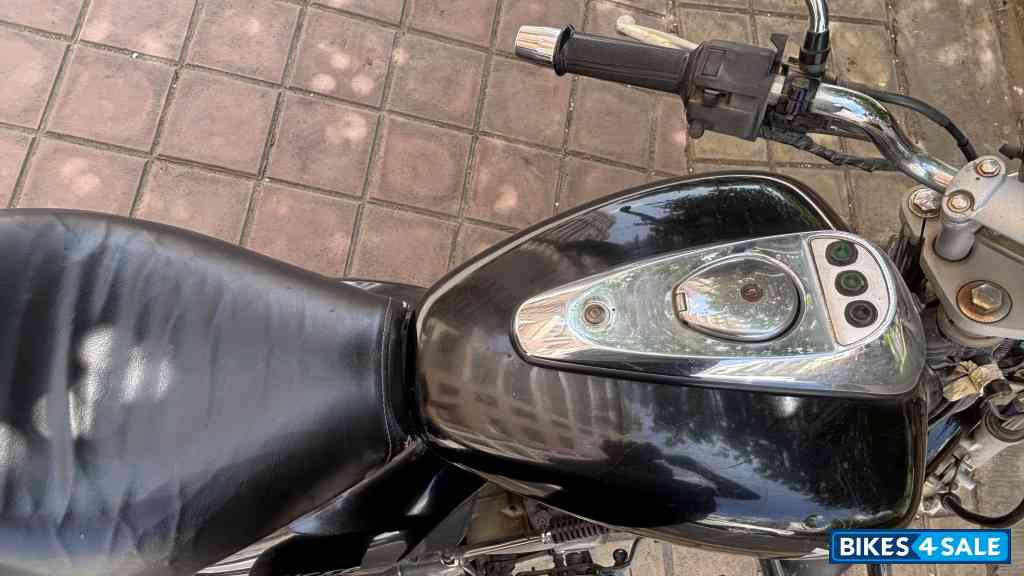 Bajaj Avenger 180 DTS-i Bajaj Avenger 180 DTS-i