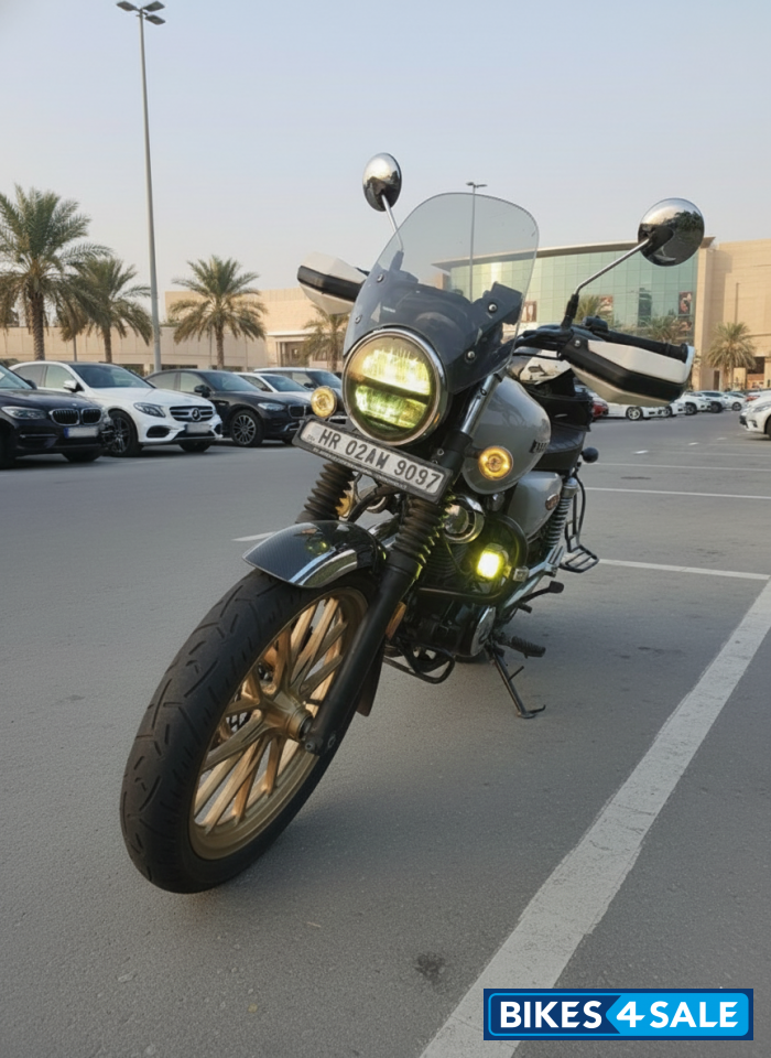 Metallic Blue And White Honda Hness CB350 DLX Pro