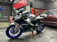 Silver Black Yamaha R15M
