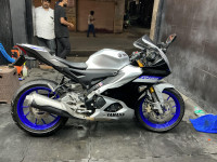 Silver Black Yamaha R15M