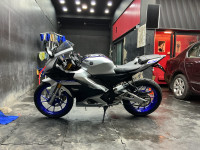 Silver Black Yamaha R15M