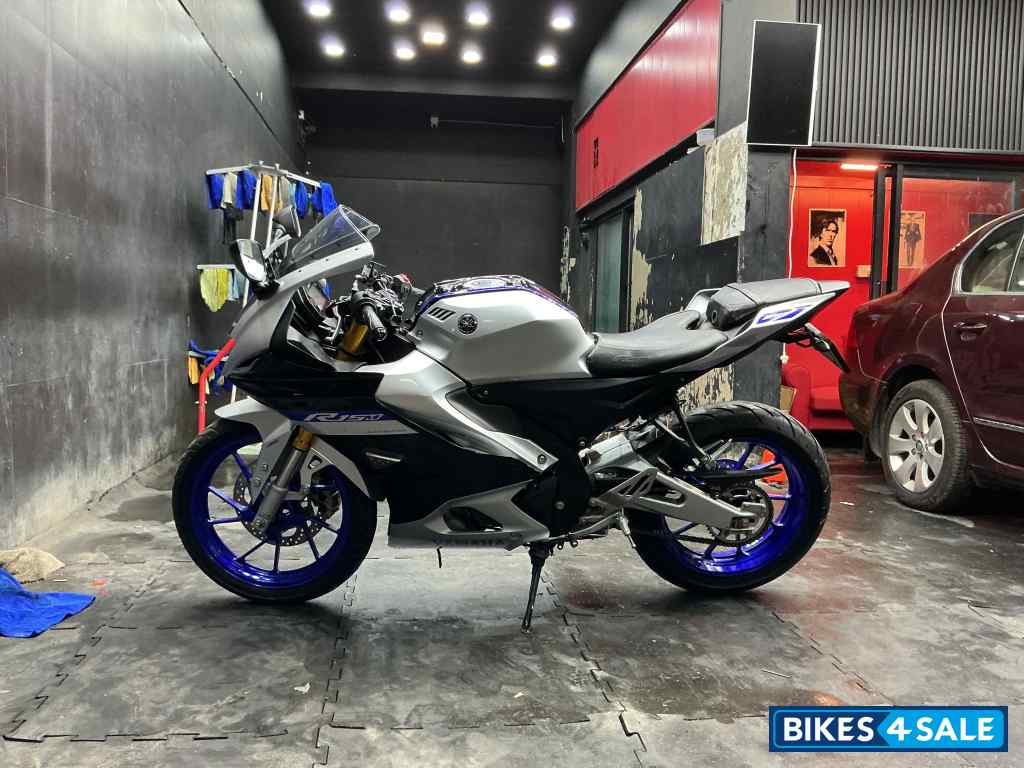 Silver Black Yamaha R15M Silver Black Yamaha R15M