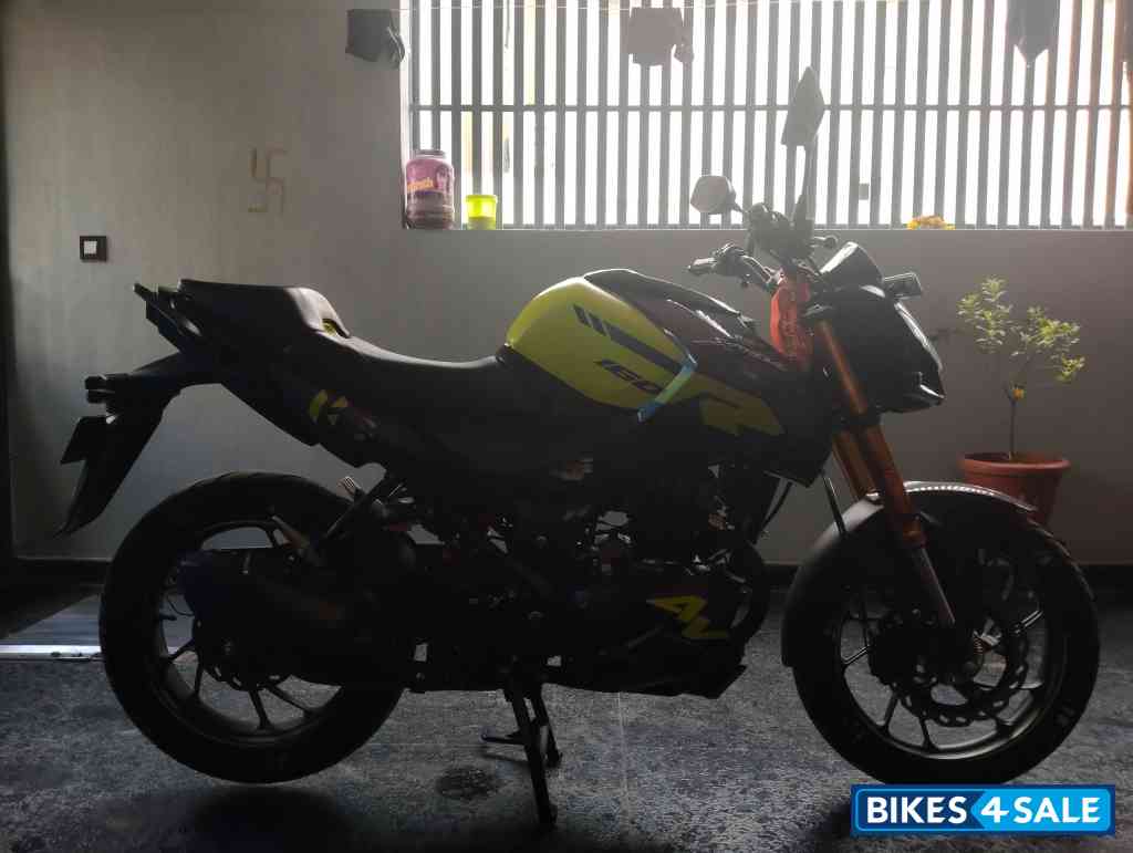 Shooting Star Hero Xtreme 160R 4V Standard